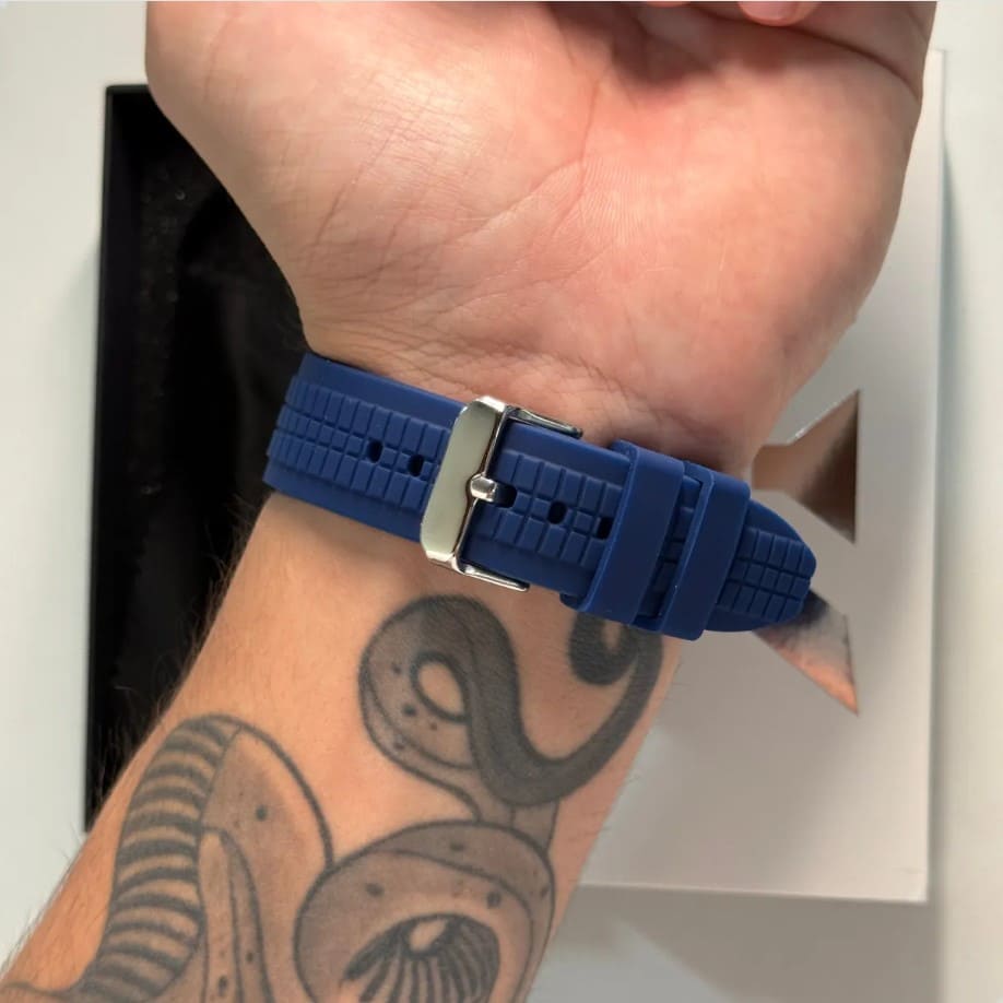 Relógio Nibosi Masculino Com pulseira de borracha azul e visor azul
