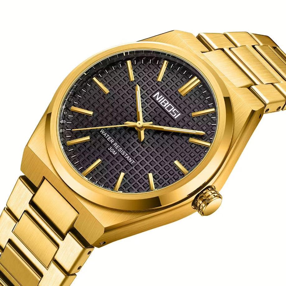 Zoom no visor do Relógio Nibosi minimalista masculino dourado com visor preto 