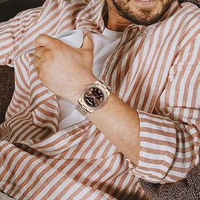 Relógio Nibosi Masculino 2628 Com Pulseira de Aço Inoxidável Rosê Com Visor Marrom