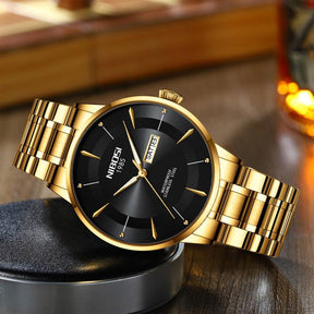 Relógio Nibosi Minimalista Masculino Signature Pulseira de Aço Inoxidável Dourado Com Visor Preto