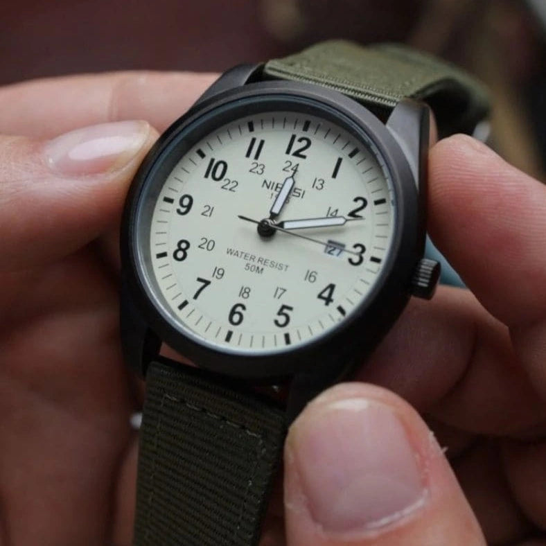 Relógio militar masculino Nibosi preto e creme