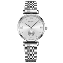 Relógio minimalista feminino pequeno  Nibosi com pulseira em aço inoxidável prata com visor branco