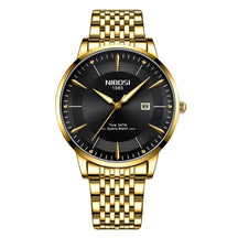 Relógio Nibosi Masculino com pulseira em aço inoxidável dourado com visor preto