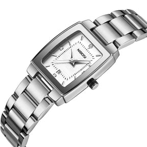 Relógio feminino minimalista pequeno com pulseira prata e visor branco